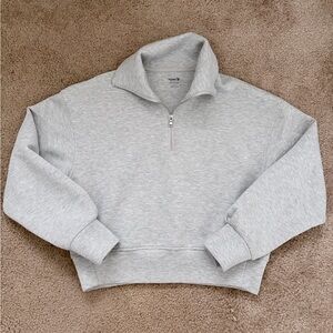 Women’s old navy size small 1/2 zip ultra soft sweatshirt.